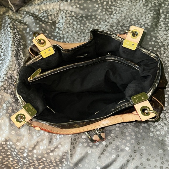 Louis Vuitton Irene Monogram Purse - Picture 13 of 13